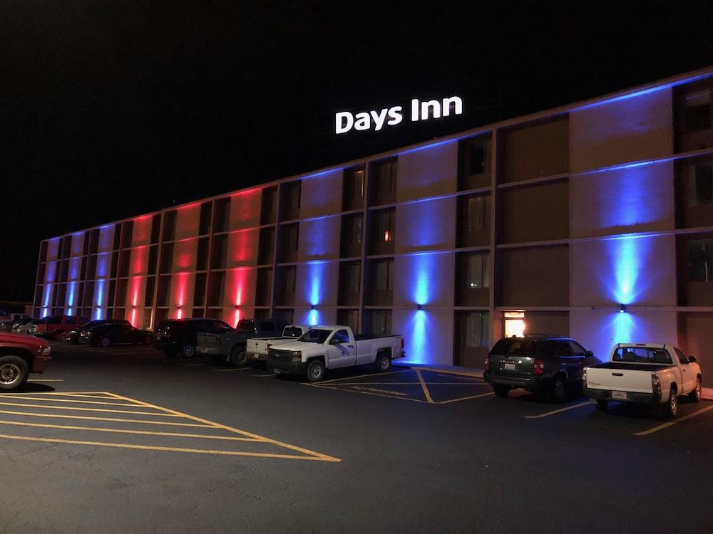 Days Inn By Wyndham Princeton Exterior photo