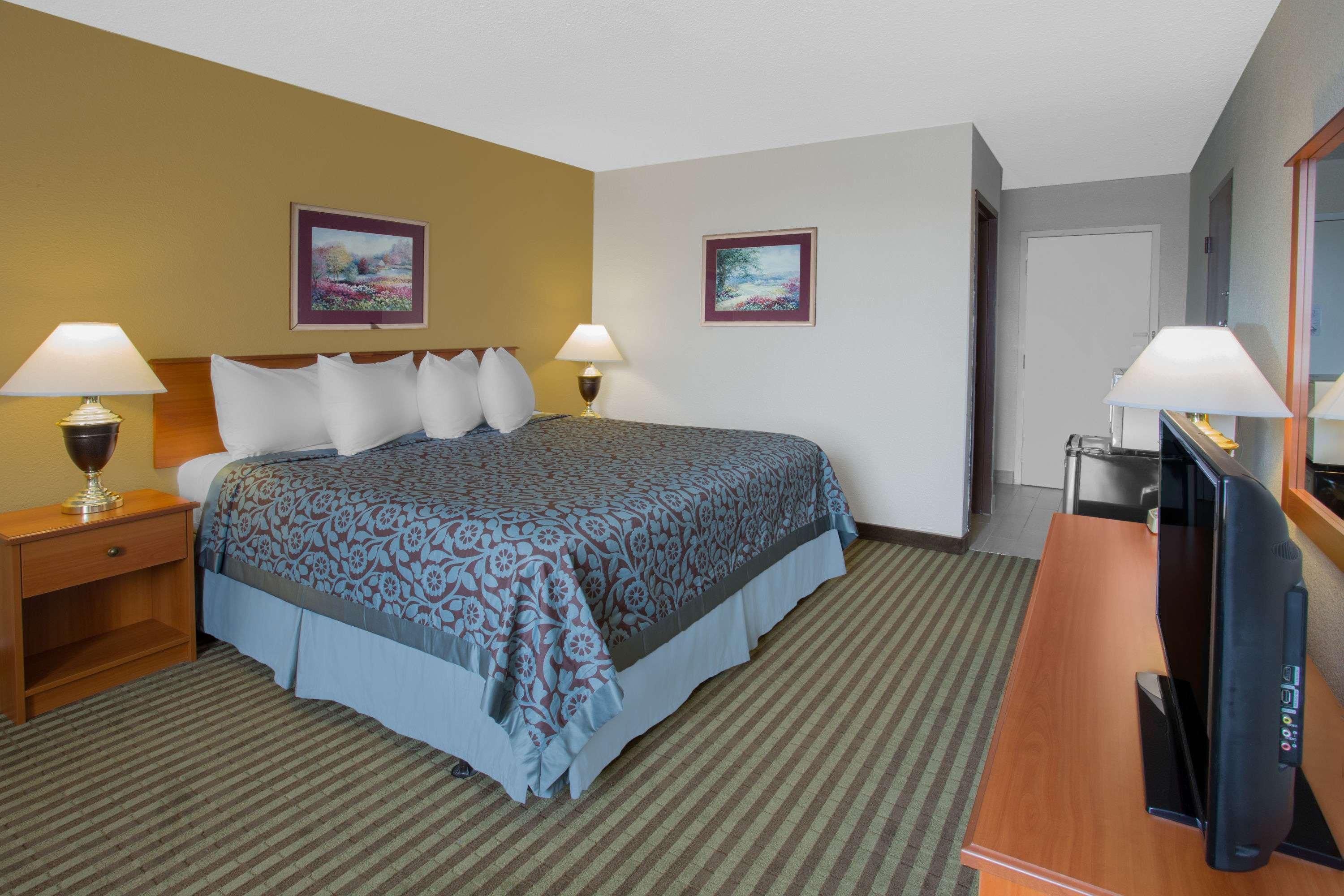 Days Inn By Wyndham Princeton Exterior photo
