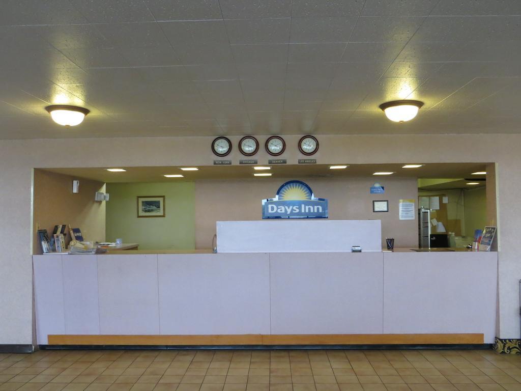 Days Inn By Wyndham Princeton Exterior photo