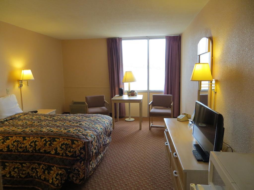 Days Inn By Wyndham Princeton Exterior photo