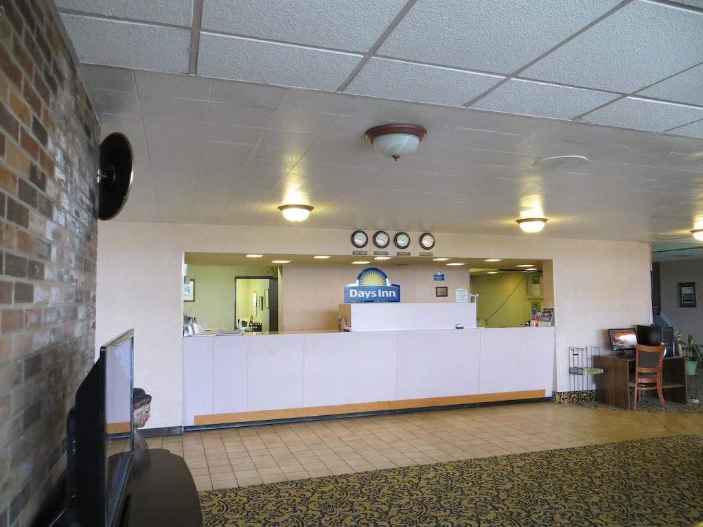 Days Inn By Wyndham Princeton Exterior photo
