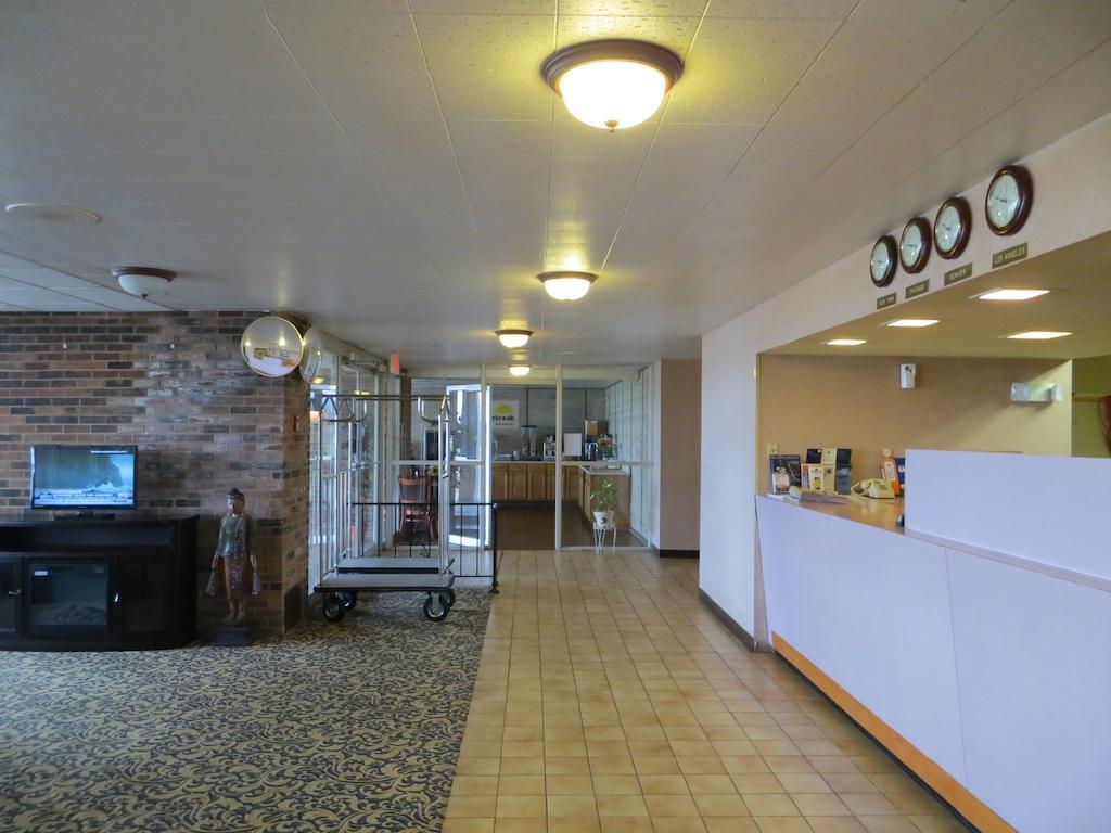 Days Inn By Wyndham Princeton Exterior photo